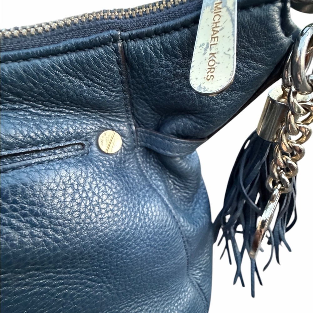 Michael Kors Navy Pebbled Leather Shoulder Bag with Tassel Charm vintage - Picture 3 of 7